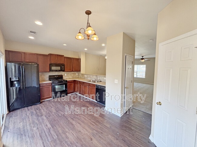 Building Photo - 301 Pampas Ct