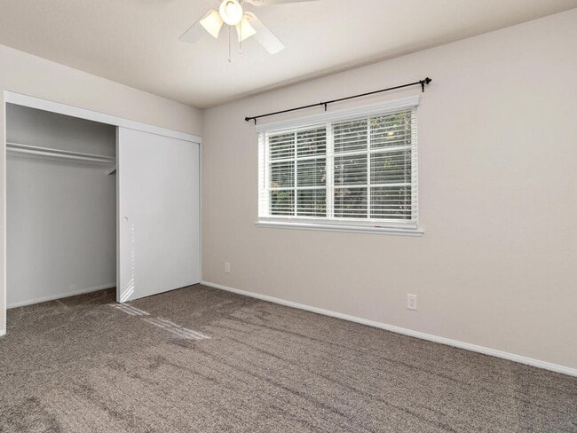 Building Photo - Desireable resort-lifestyle complex in the heart of La Costa!