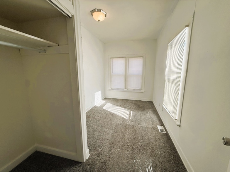 Building Photo - 1739 S Water St