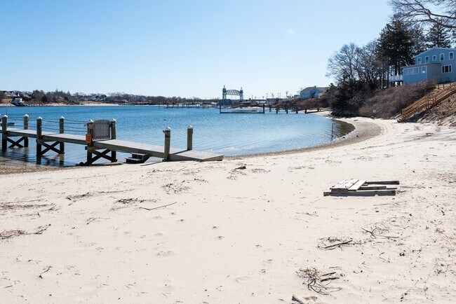 Building Photo - 16 Jefferson Shores Rd