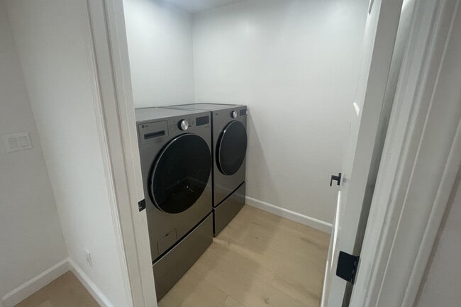 Building Photo - 54 E Prospect St