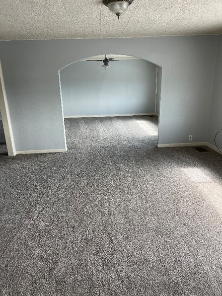 Primary Photo - 607 2nd Ave