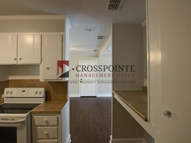 Building Photo - 3701 Appletree Ln