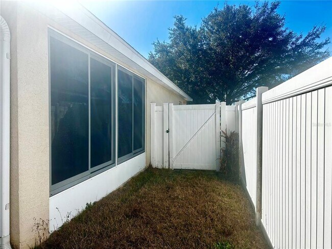 Building Photo - 5155 SW 39th St