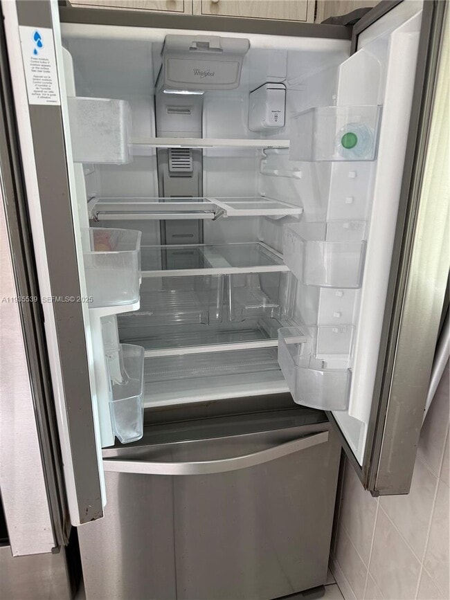 Building Photo - 5061 W Oakland Park Blvd