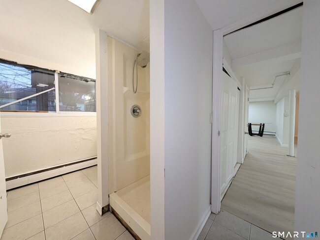 Building Photo - 186 Marigold Ave