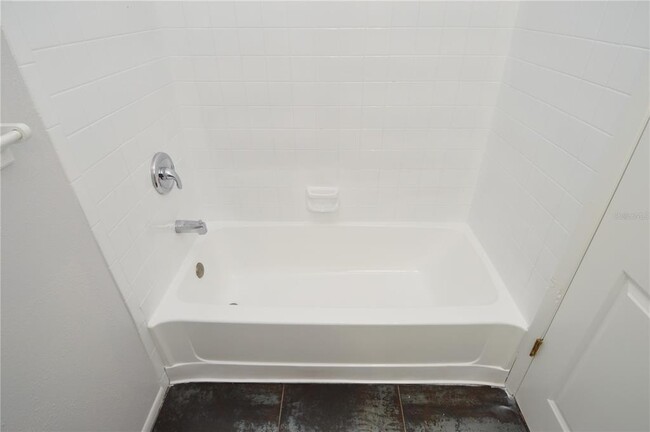 Building Photo - 8605 Mallard Reserve Dr