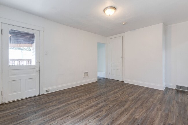 Building Photo - Available JULY 2026 - Spacious 3 Bedroom, 1.5 Bath w/ City Views!