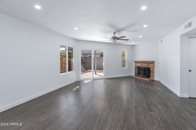Building Photo - 7034 S 42nd St