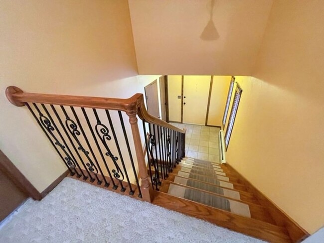 Building Photo - East Anchorage Four Bedroom Home with Bonu...