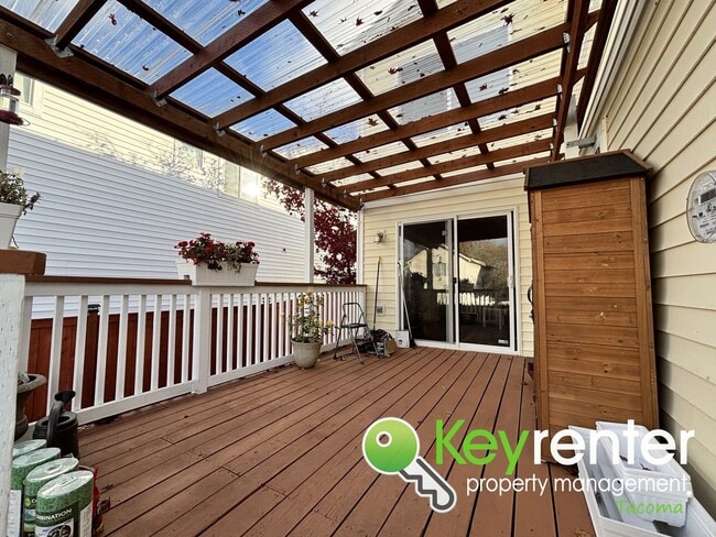 Building Photo - Spacious 4-Bedroom, 2.5 Bath Dupont Rental...