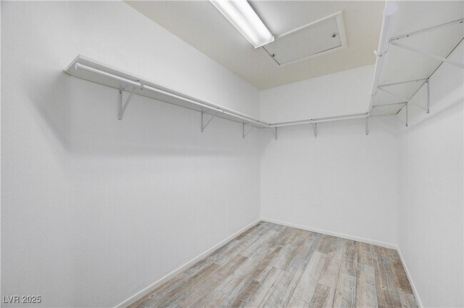 Building Photo - 5033 Apache Valley Ave