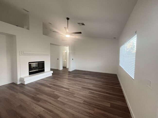 Building Photo - 2470 sq ft, remodeled single story, hard to find 5 bed, 2.5 bath, 2 car garage in guard gated Sta...