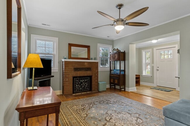 Building Photo - Marsh View Beaufort Home Available Now