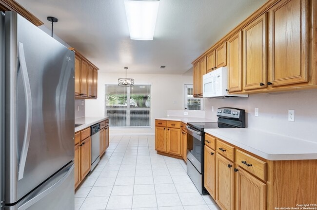 Building Photo - 963 River Rock