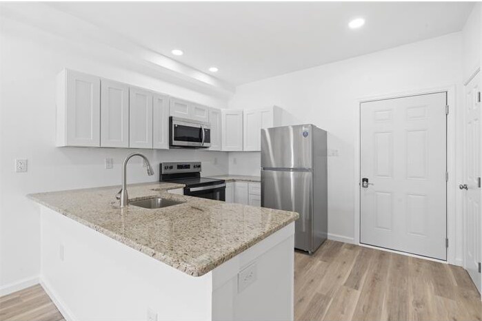 Building Photo - 4250 Lancaster Ave