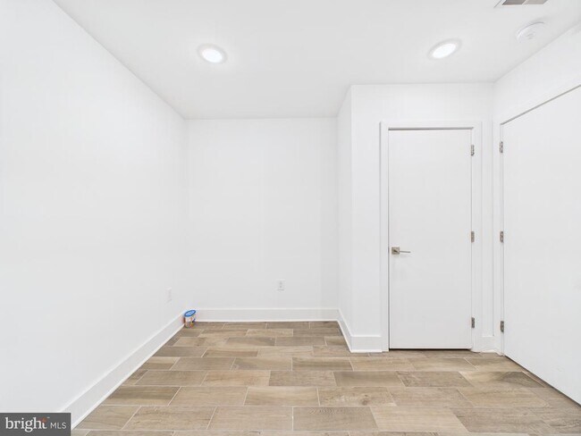 Building Photo - 2646 Manton St