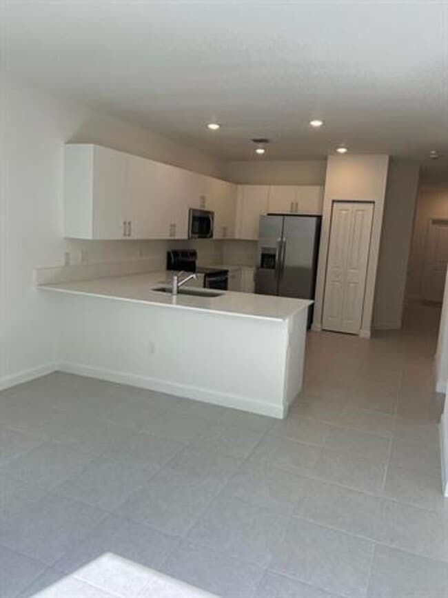 Building Photo - 237 SW 159th Way