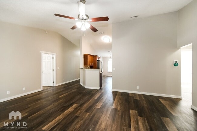 Building Photo - 100 Autumn Springs Ct W