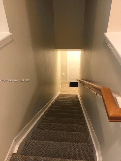 Building Photo - 2469 Centergate Dr