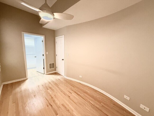 Building Photo - 1 bedroom in Chicago IL 60642