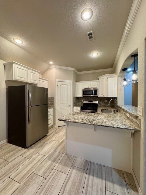 Building Photo - 100 Sullivans Wy