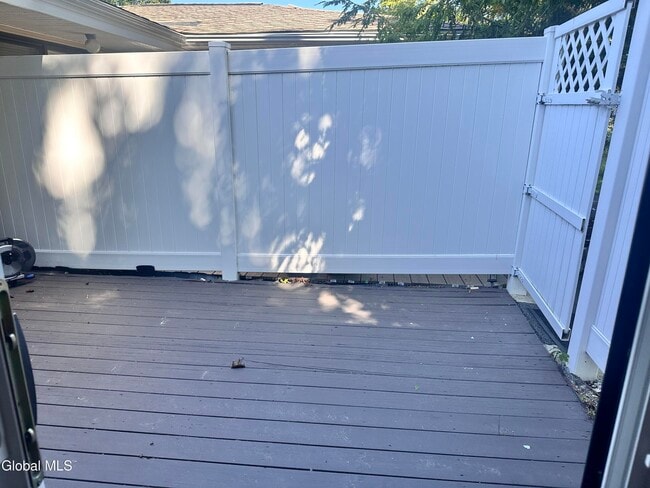 Building Photo - 36 Donna Lynn Dr