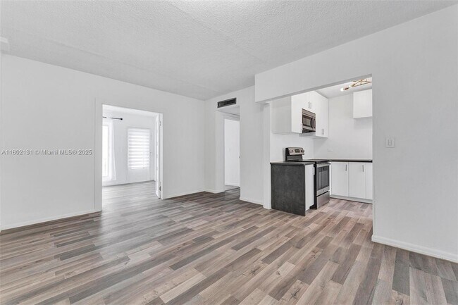 Building Photo - 1150 Euclid Ave