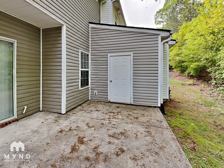 Building Photo - 942 Tree Creek Pkwy