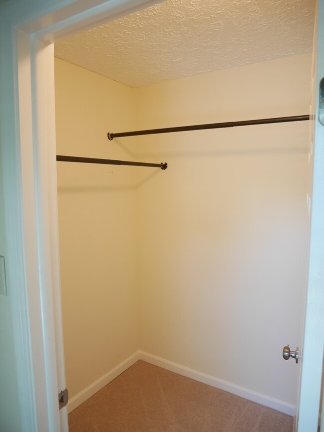 Building Photo - 3 Bedroom Townhouse- Owings Mills, MD