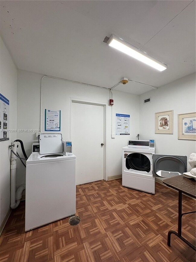 Building Photo - 2500 NE 135th St