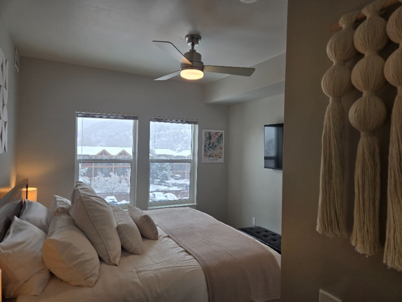 Building Photo - 1275 Escalante Dr