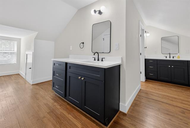 Building Photo - 2560 Rogers Ave