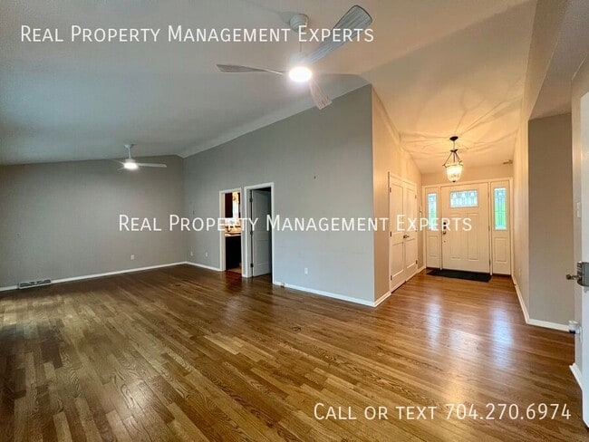 Building Photo - 21212 Rio Oro Dr