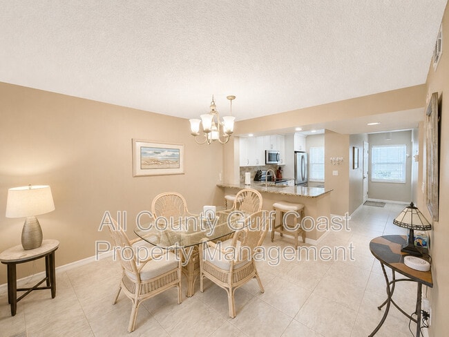 Building Photo - 431 Cerromar Ln