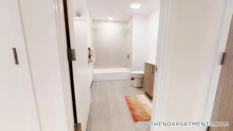 Building Photo - 150 Camden St