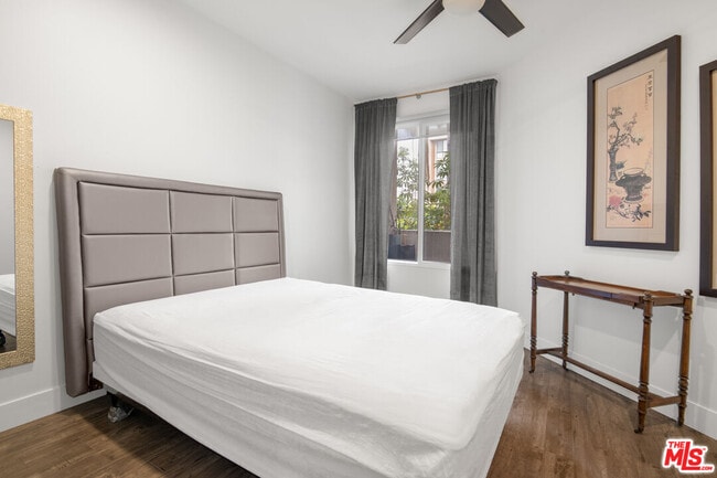 Building Photo - 620 S Gramercy Pl