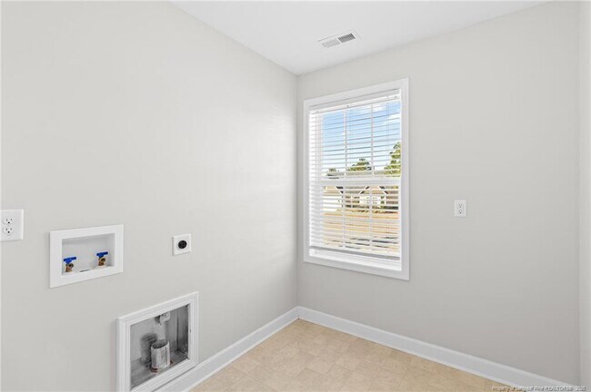 Building Photo - 4095 Irwin Dr