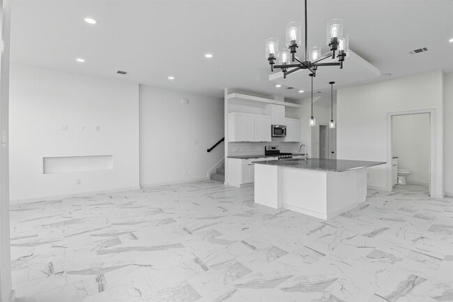 Building Photo - 2927 El Fenice Ln