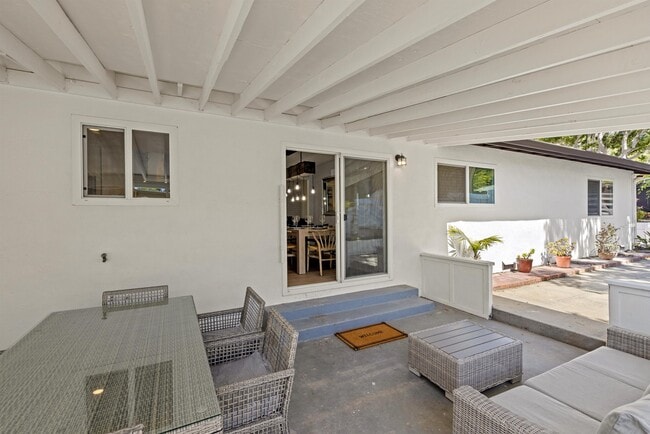 Building Photo - 1571 David Ave