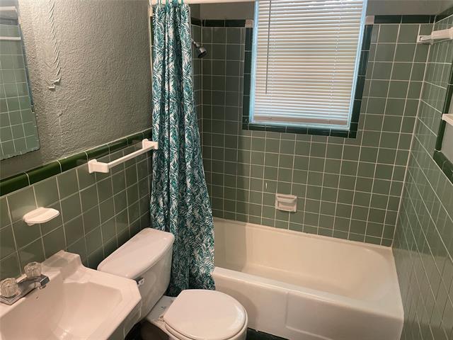 Building Photo - 908 N Zang Blvd