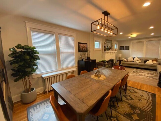 Building Photo - Beautiful 5 Bedroom Single Family Home in Silver Spring!