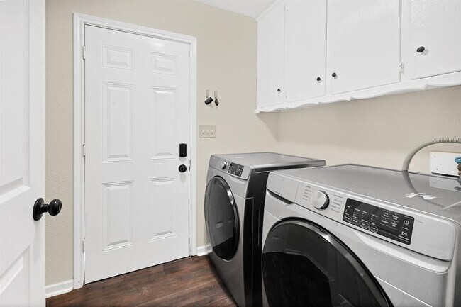 Building Photo - 2607 Creekhickory Rd