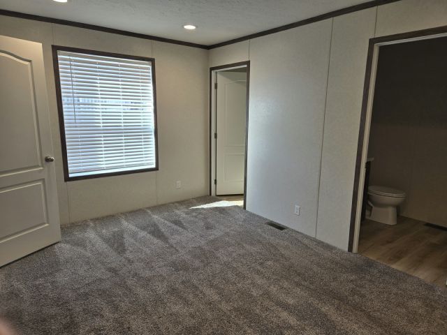 Building Photo - 165 Skyline Dr