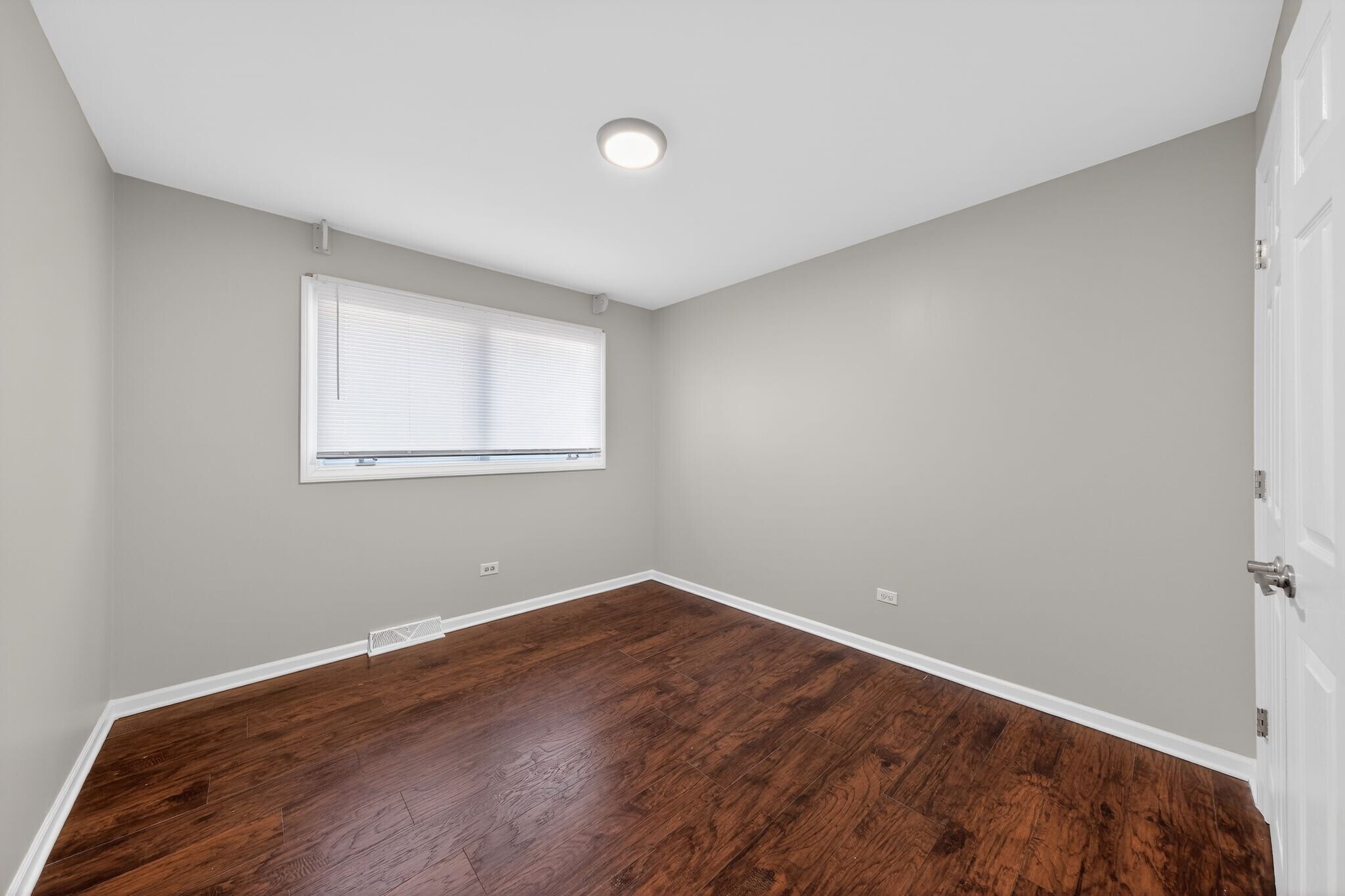 Building Photo - 15334 Larkspur Ln