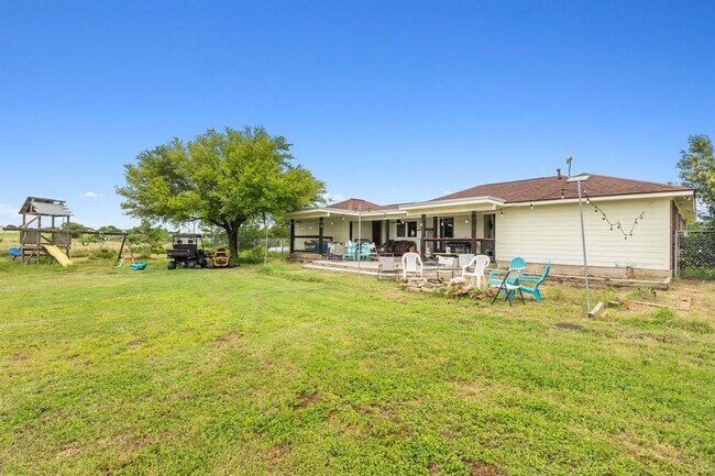 Building Photo - 2050 Co Rd 129