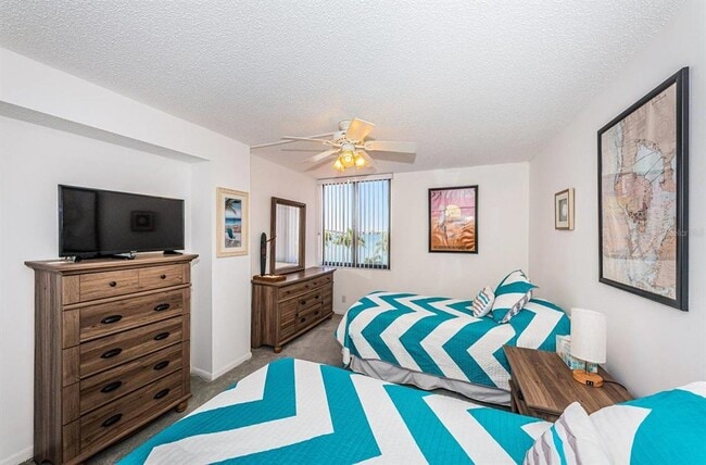 Building Photo - 6357 Bahia Del Mar Blvd S