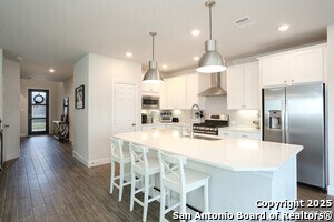 Building Photo - 10220 High Noon Dr