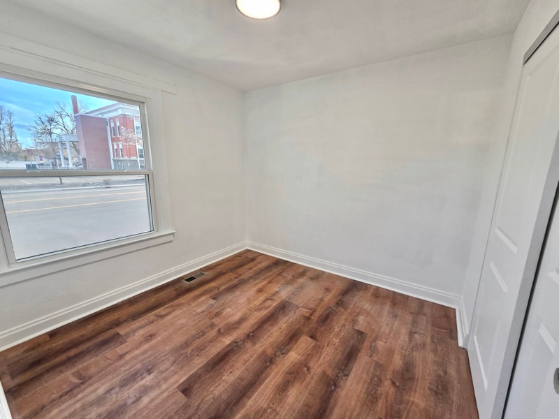 Building Photo - 433 E Bridge St