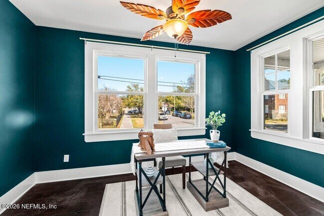 Building Photo - 2843 Oak St